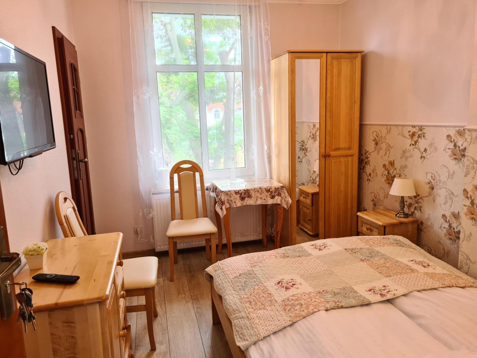 Roza Bed & Breakfast