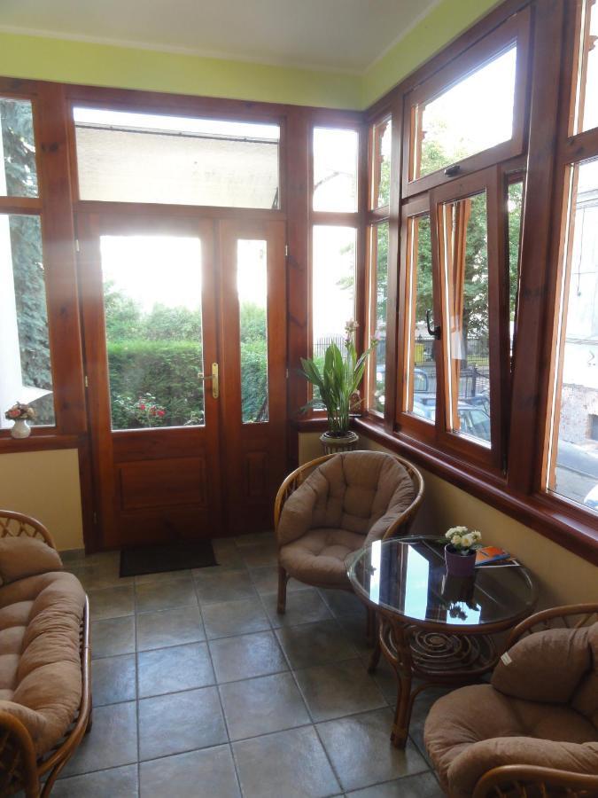 Roza Bed & Breakfast